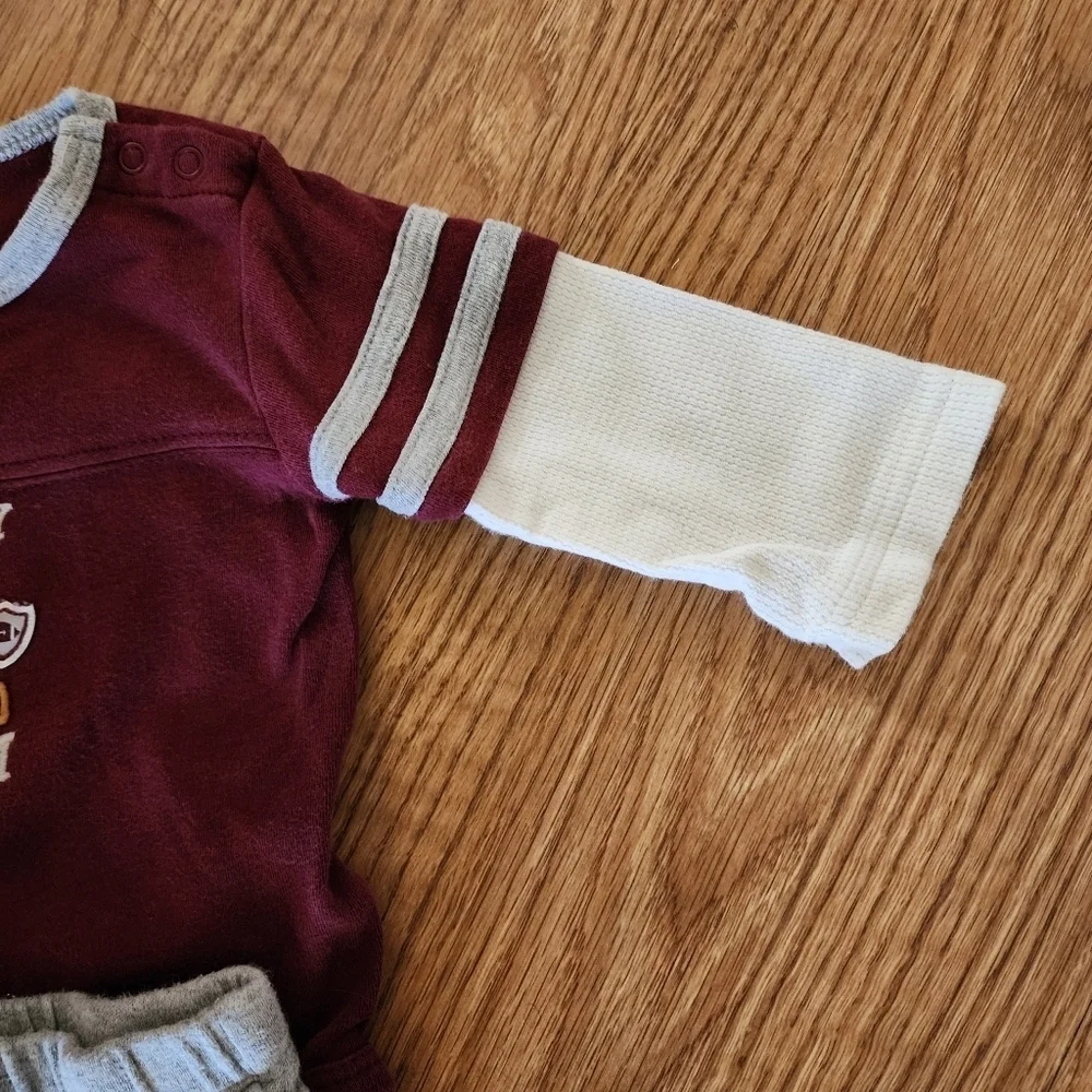 Carter's long sleeve onesie and grey pant 2 piece outfit Size 6 mo
